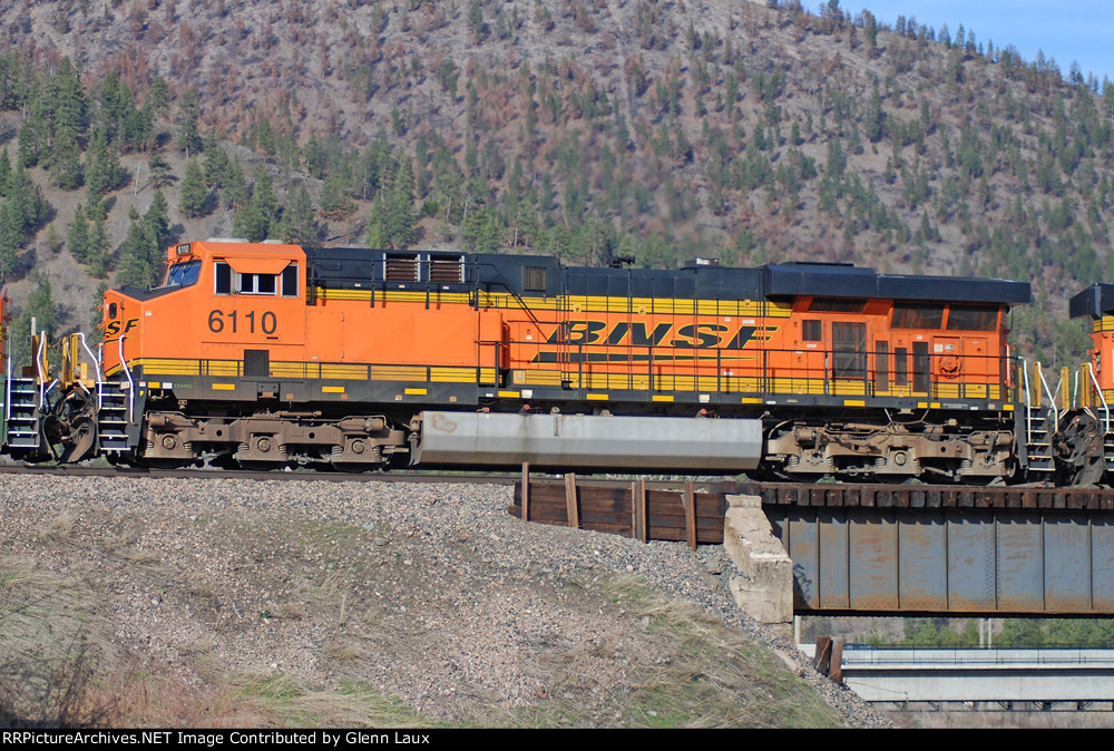 BNSF 6110